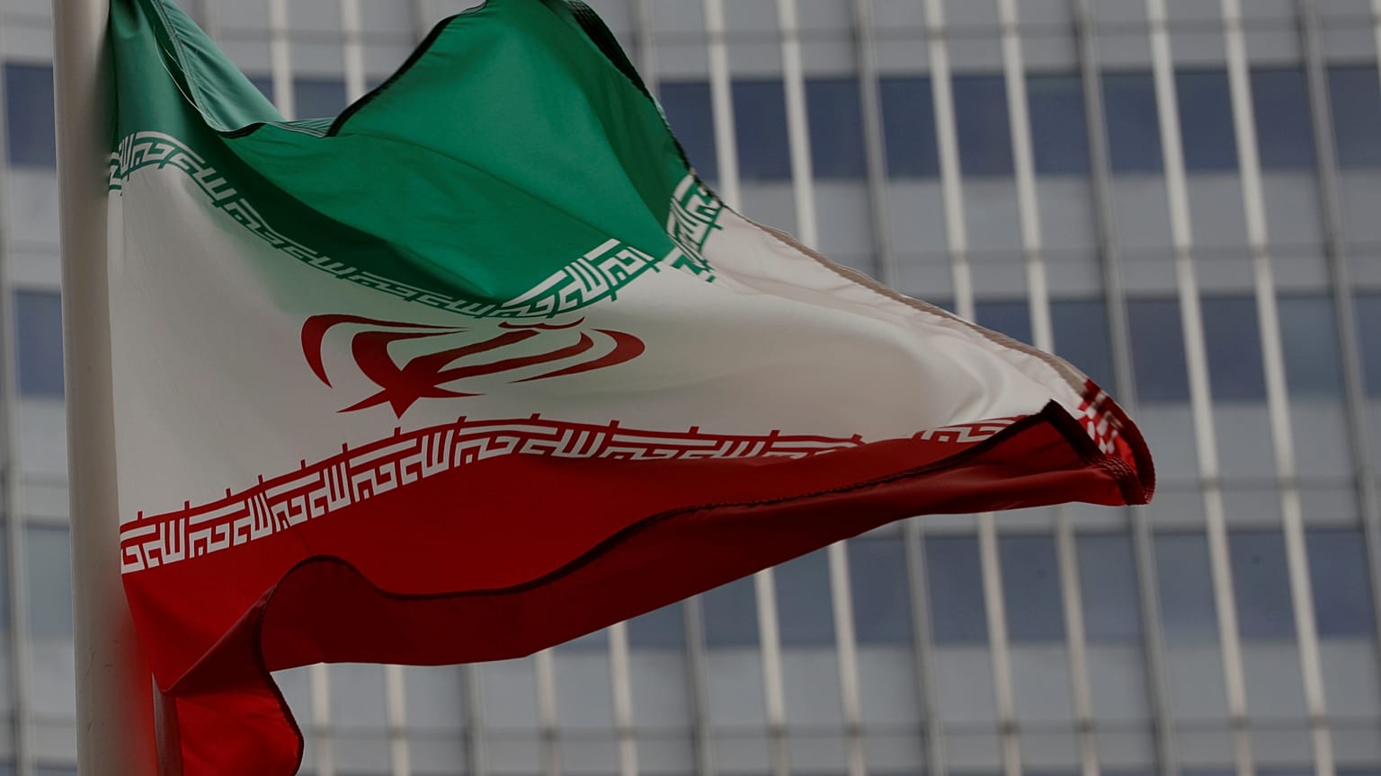 الوكالة الدولية للطاقة: إيران تجاوزت سقف مخزون المياه الثقيلة المسموح به