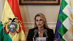 La senadora opositoria Jeanine Áñez, presidenta interina de Bolivia