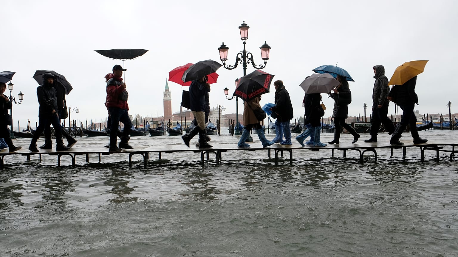 Estado de emergencia en Venecia por la mayor inundación en medio siglo