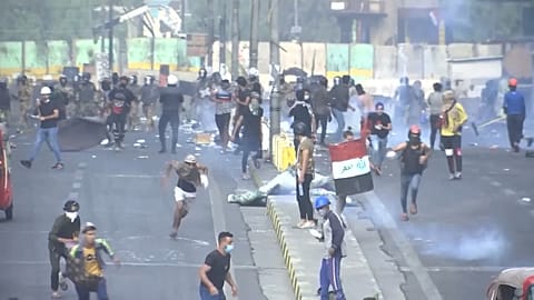 Irak'ta göstericiler geri adım atmıyor: Ölü sayısı artmaya devam ediyor