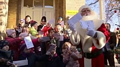 Himmelpfort: Der "Weihnachtsmann" beantwortet wieder Briefe