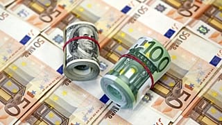 شکاف ۳۵۰ تومانی دلار آزاد و رسمی؛ یورو از ۱۳ هزارتومان گذشت