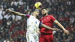 A Milli Futbol Takımı, 2020 Avrupa Şampiyonası (EURO 2020) Elemeleri maçında İzlanda ile karşılaştı. Milli oyuncu Okay Yokuşlu hava topuna çıktı.