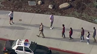 Le jour de ses 16 ans, un ado tue des camarades lycéens en Californie