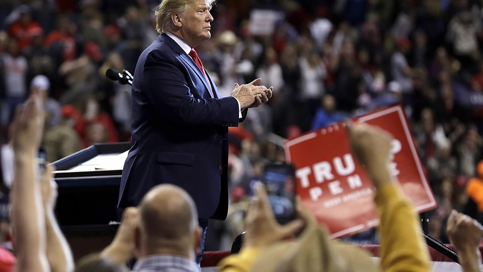 ABD Başkanı Donald Trump Louisina mitinginde 