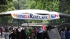 Venezuela, Guaidò torna in piazza