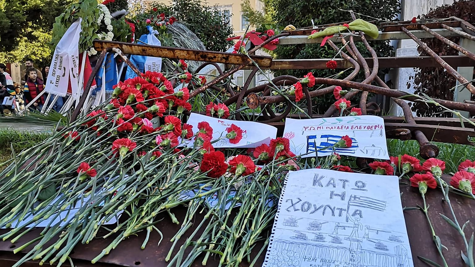 Πολυτεχνείο: Κλίμα συγκίνησης στην επέτειο των 46 χρόνων - Κορυφώνονται οι εκδηλώσεις μνήμης