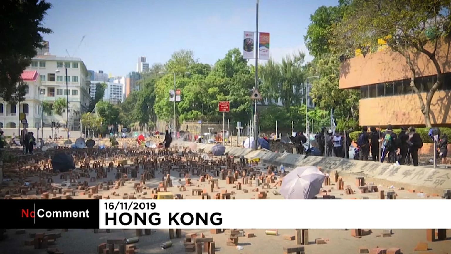 دانشجویان سرسخت و معترض دانشگاه پلی‌تکنیک کاولون هنگ‌کنگ را به تعطیلی کشاندند