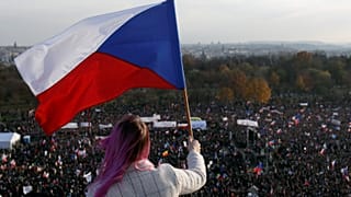 Multitudinaria marcha en Praga para pedir la dimisión de Andrej Babis