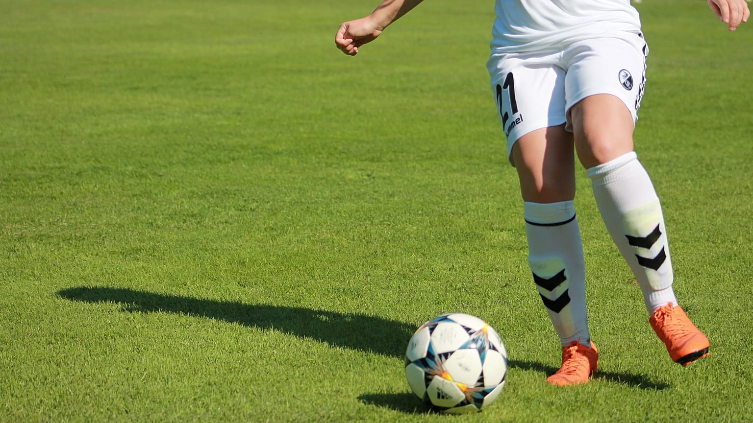 Spain's top women footballers go on strike over pay dispute