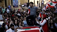 لا بوادر لحل سياسي قريب في لبنان بعد شهر على بدء الاحتجاجات