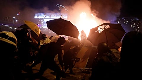 درگیری پلیس با دانشجویان در آخرین دانشکده تحت کنترل معترضان