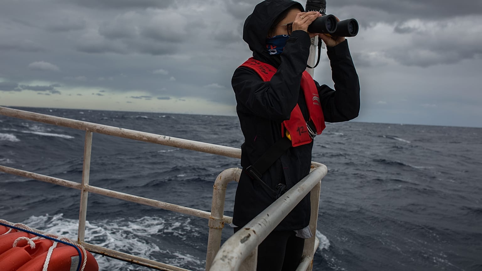 A bordo del Aita Mari, el barco de rescate de migrantes que desafía al Gobierno español