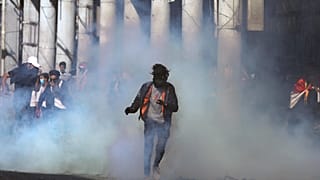 متظاهرون يغلقون مدخل ميناء أم قصر العراقي