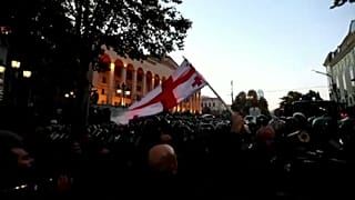Грузия: парламент возобновил работу 