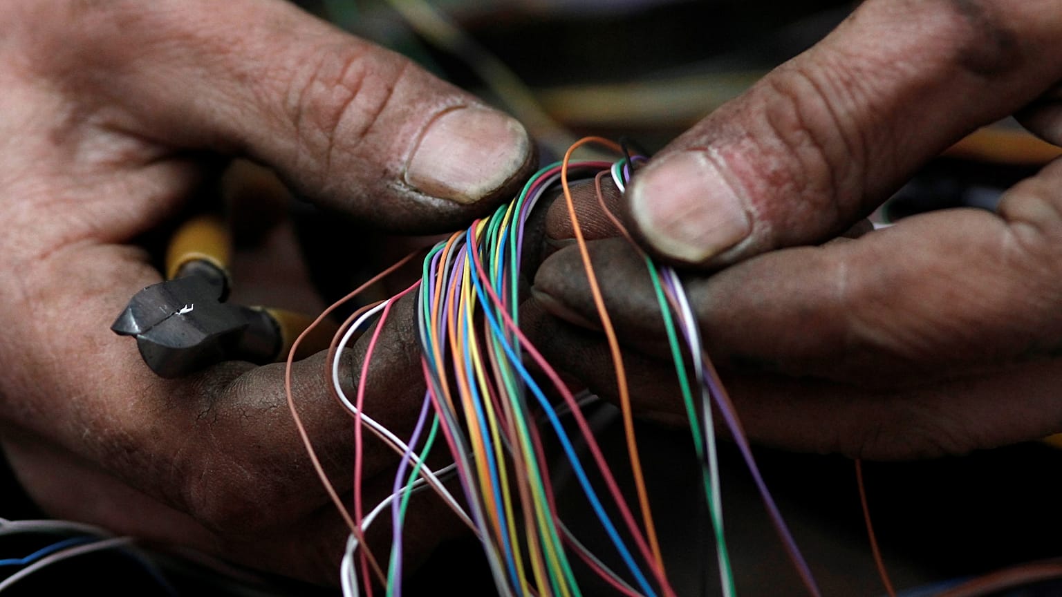 İran hükümeti ülke çapında interneti neden ve nasıl kesti?
