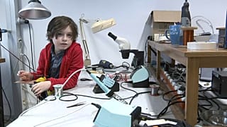Menino belga termina curso universitário aos 9 anos