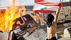 تحت ضغط الشارع .. البرلمان اللبناني يرجئ جلسة تشريعية مثيرة للجدل