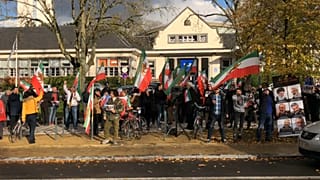 تجمع مخالفان جمهوری اسلامی در برابر سفارت ایران در بروکسل و پاریس