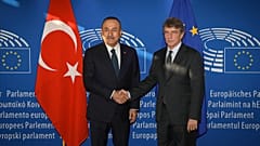 Βρυξέλλες: Το ζήτημα των παράνομων γεωτρήσεων έθεσε ο Σασόλι στον Τσαβούσογλου