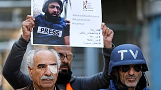 الأردن يصدر جواز سفر لمصور فلسطيني أصيب بطلق إسرائيلي في عينه لنقله للعلاج في المملكة
