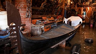 Venezia: la strada in salita degli artigiani di gondole