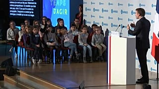 Macron reforça luta contra a pornografia infantil 