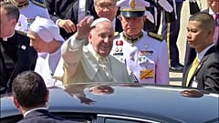 Pope Francis arrives in Thailand at start of Asia trip