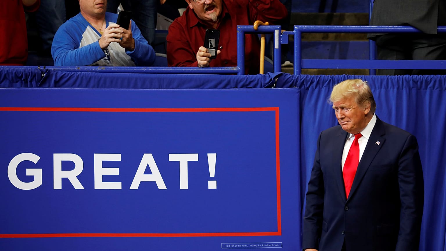 Trump'tan azil soruşturması yorumu: 'Bu cadı avı hemen bitmeli'