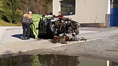 Gefährliche Lithium-Ionen-Batterien: Was tun mit Tesla-Wrack?