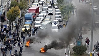 بیت رهبری یا آستان قدس رضوی؛ دولت چه منابع مالی دیگری غیر از درآمد بنزین دارد؟
