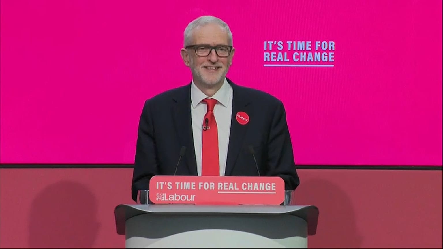 Corbyn contempla la posibilidad de seguir en la UE
