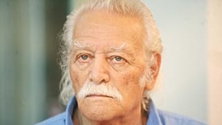 Σοβαρή αλλά σταθερή η κατάσταση της υγείας του Μανώλη Γλέζου - Παρατείνεται η νοσηλεία του