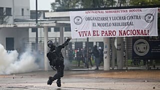 Milhares de colombianos unem-se em protesto contra Iván Duque