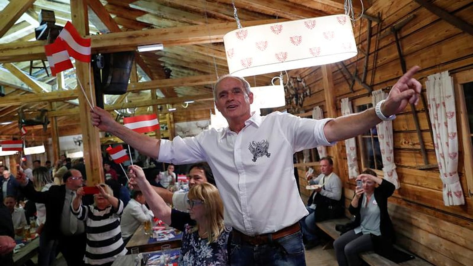 Scandale en Autriche, l'extrême droite cachait des lingots d'or dans un chalet