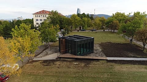 Liquid windows and the energy-efficient buildings of tomorrow