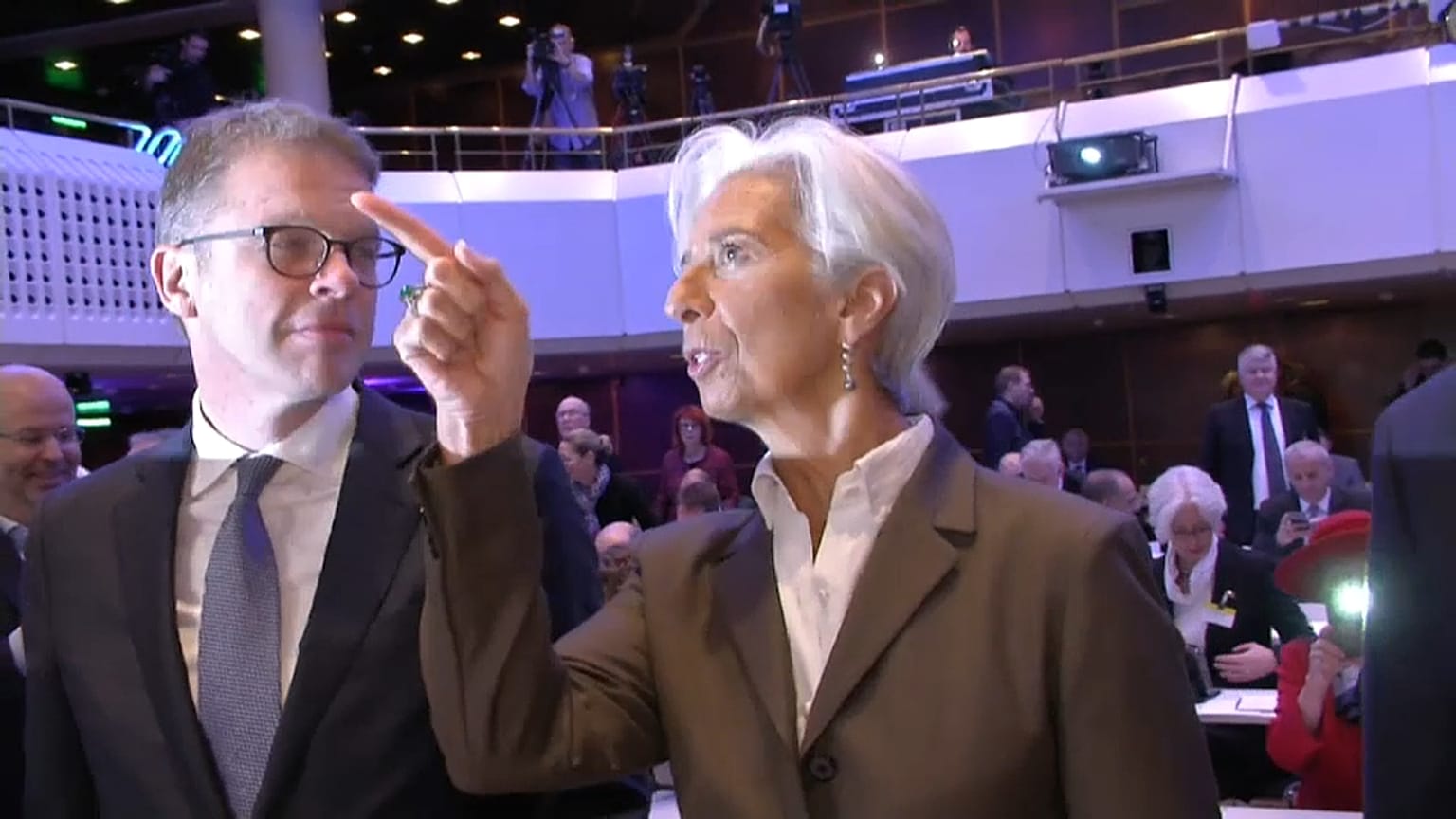 BCE, Lagarde invoca investimenti pubblici
