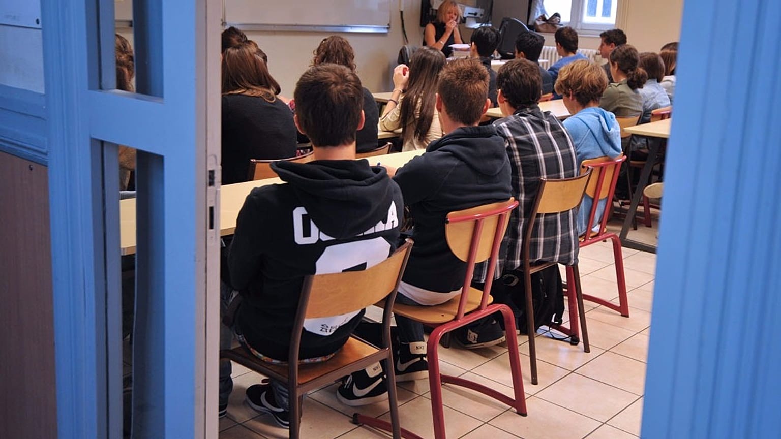 Fransa’da lise öğrencilerine hipnoz ile İngilizce dersi