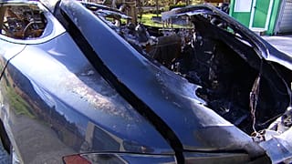 Австриец разбил Tesla и не может от неё избавиться: электромобиль не утилизируют