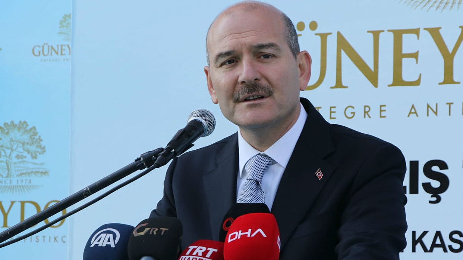 Soylu: Gülen'in de aralarında olduğu 211 kişi vatandaşlıktan çıkarılacak