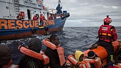 A bordo del 'Aita Mari' | "Sabemos que podemos morir en el mar, pero es mejor que seguir en Libia"