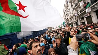 Nueve meses de protestas contra los militares y las élites en Argelia