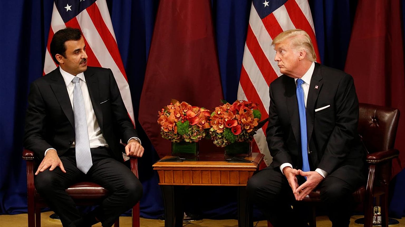 Trump, Katar Emiri ile Taliban'ın serbest bıraktığı rehineleri görüştü