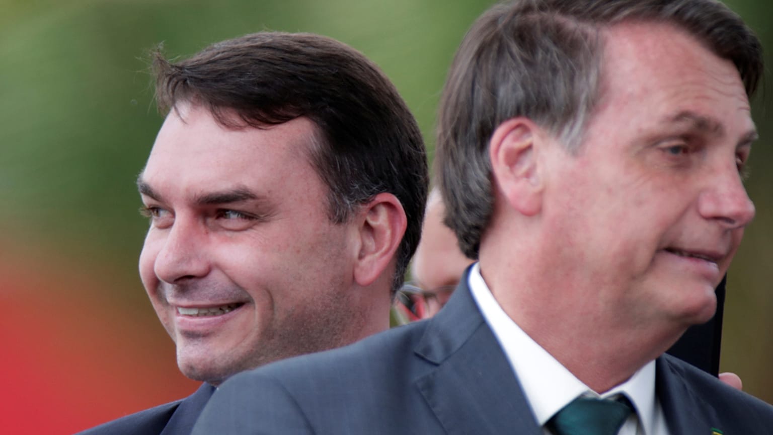 Flavio Bolsonaro ve Brezilya Devlet Başkanı Jair Bolsonaro