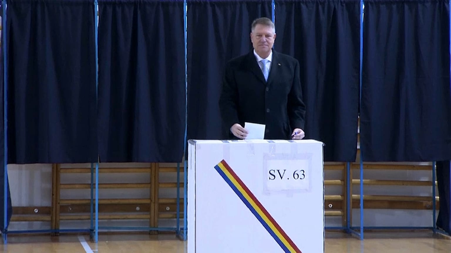 Klaus Iohannis é o favorito na segunda volta das presidenciais romenas