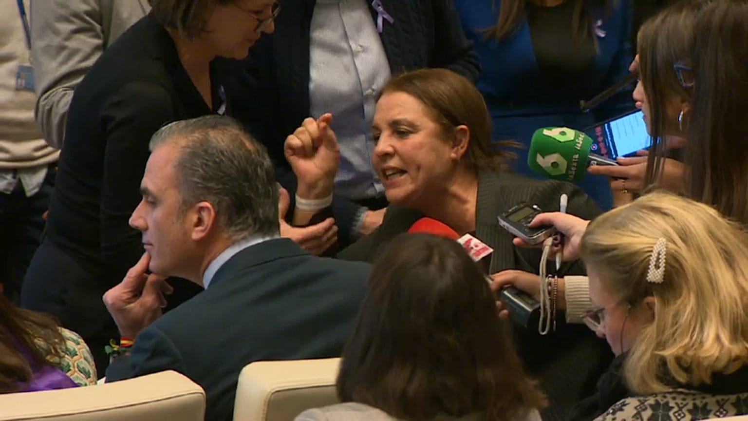 Una víctima de violencia machista se enfrenta a la ultraderecha en un acto en Madrid