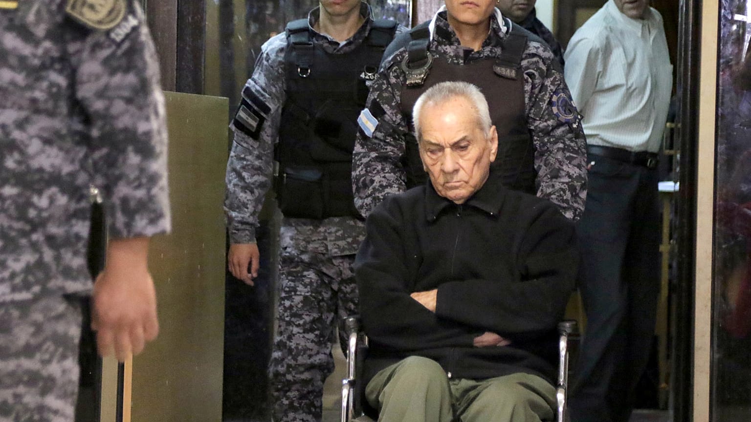 Πολυετείς καθείρξεις σε δύο ιερείς  για βιασμούς κωφών παιδιών