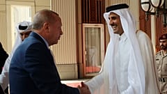 الرئيس التركي يلتقي أمير قطر في الدوحة- أرشيف رويترز