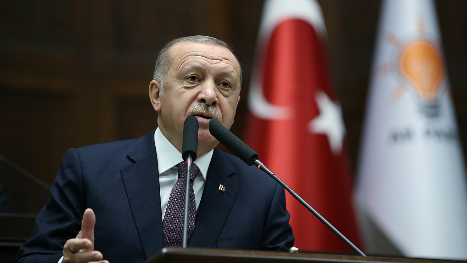 الرئيس التركي رجب طيب أردوغان خلال اجتماع في البرلمان في أنقرة تركيا 26 نوفمبر/ تشرين الثاني 2019