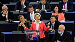 Megszavazta az Európai Parlament Ursula von der Leyen bizottságát